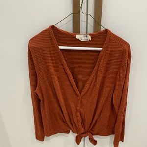 “Leigh” brand-Womens long sleeved tie front shirt